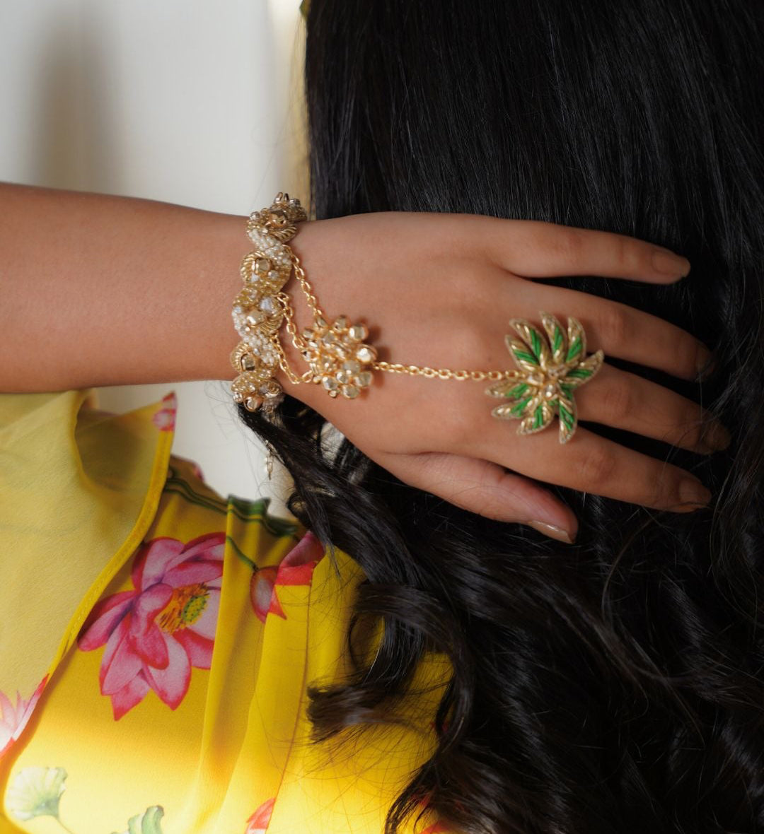 Palm-tree Yesenia Hathphool